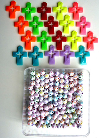 Kit 20 dizainiers perles croix plastique