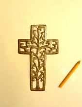 croix feuillage en métal 23 cm, artisanat haïtien