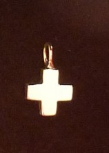 petite croix haute en argent pour tour de cou ou bracelet